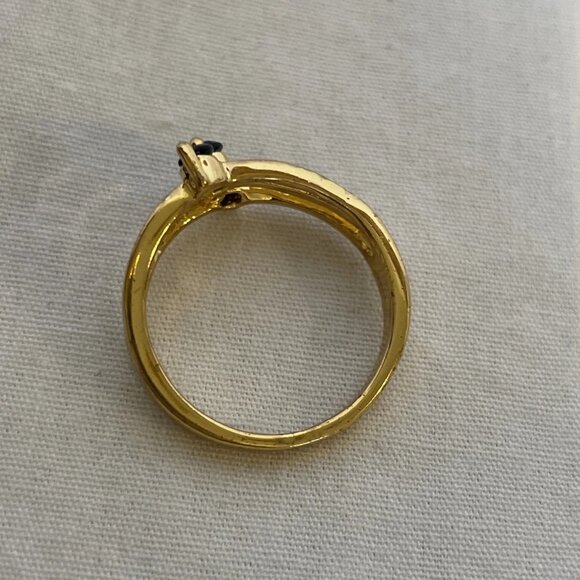 Dainty Triple Blue Stone Gold Tone Statement Ring Size 5.5 Elegant and Fashionab - Picture 8 of 10